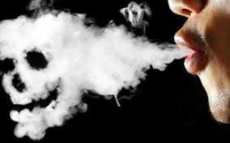 Gambar seseorang yang bermimpi sedang merokok (Sumber: fiksyenshasha.com)