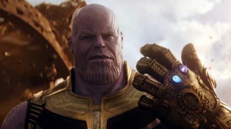 Thanos dan Infinity-Gauntlet di tangan kirinya (Howstuffworks)