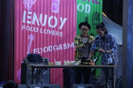  El Apid, Admin Kofipon Regional Tangerang praktek food fotografi saat workshop