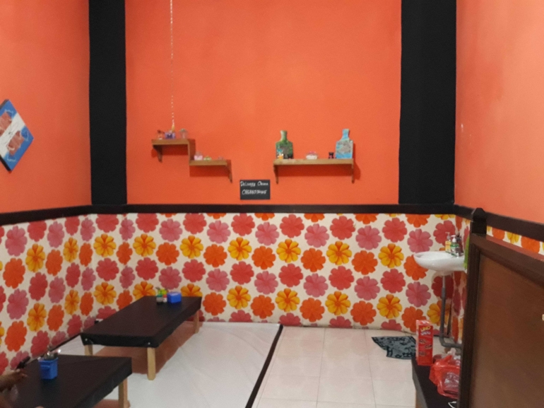 Ruang mini untuk lesehan di Warung OmBoy|Dok. Pribadi