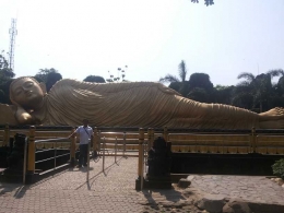 Patung Budha Tidur (dok. pribadi)