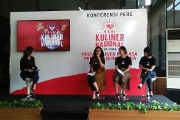 perwakilan dari GO-JEK: Nila Marita, Nadia Tenggara, dan Catherine Hindra S. dalam konferensi pers Harkulnas GO-FOOD