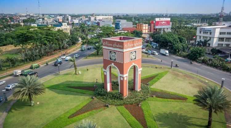 Konsep "green garden" yang siap memanjakan mata pengunjung Alam Sutera. Source: Alam-Sutera.com.