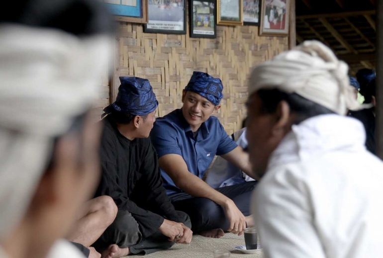 Agus Harimurti Yudhoyono (AHY) saat mengunjungi masyarakat Baduy.