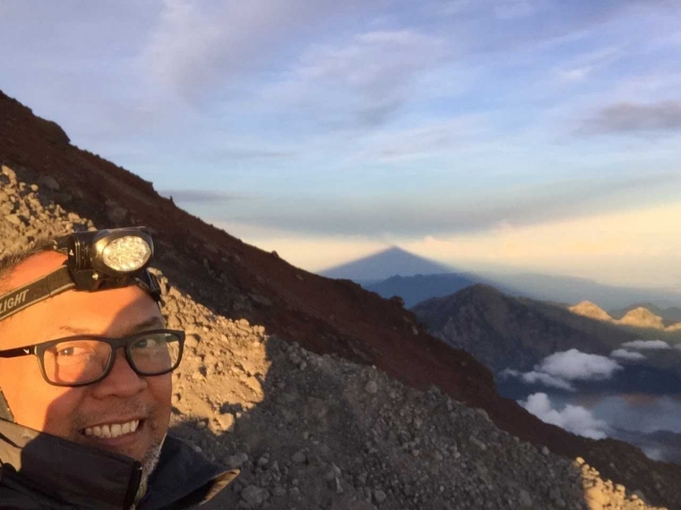 Piramid di tengah perjalanan muncak Rinjani | Foto: Rifki Feriandi