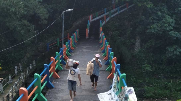 Salah Jembatan Penghubung Jalan Paledang dengan Kampung Keramat