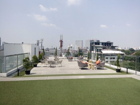 Rooftop yang berada di lantai 6 dapat digunakan pengunjung yang ingin mengadakan outdoor party. (dokpri)