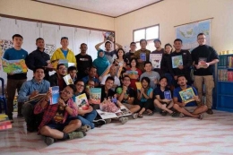 Anggota komunitas iTrex di dalam Rumah Baca Kincai Mengalun | Foto: Adriansyah Sinaga iTrex
