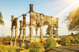 Kilauan Taman Ujung (thebalibible.com)