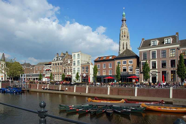 Breda. Foto oleh Ralf Roletschek / Roletschek.at