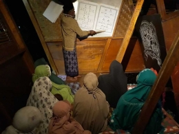 Salah satu kegiatan RUmah Baca - Belajar Membaca Al Qur'an | Foto: BangDJ