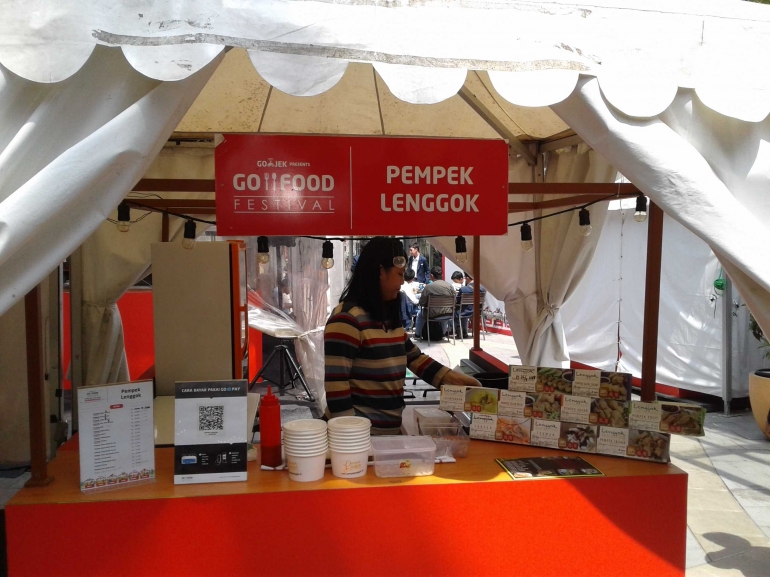 stand pempek lenggok (sumber: dokumentasi pribadi)