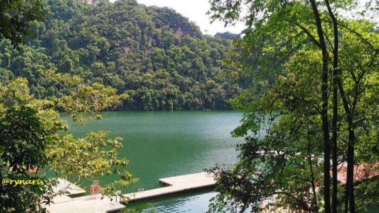 Tasik Dayang Bunting-danau air tawar terbesar di tengah air asin (dok pri)