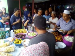 Munggahan menyambut datangnya bulan Ramadhan di pasar tradisional Matraman kebon kosong Jakarta Timur