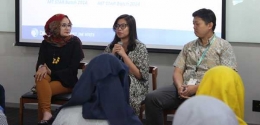 (Ki-Ka) Dwinta Astarini, Jovita Anggraeni, Dedy Suwartono sharing pengalaman sebagai karyawan Danone Indonesia dengan bloggers (Dok. Danone Indonesia)