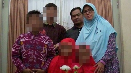 Keluarga terduga pelaku bom di Surabaya. sumber: www.bbc.com