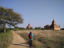 Menikmati temple di Old Bagan (dok. pribadi)