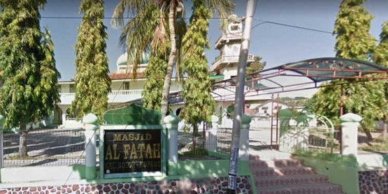 Masjid Al-Fatah di Kampung Solor