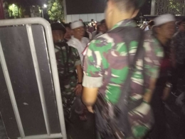 Pengamanan di sekitar masjid Istiqlal juga melibatkan TNI di masjid Istiqlal (foto Rustian)