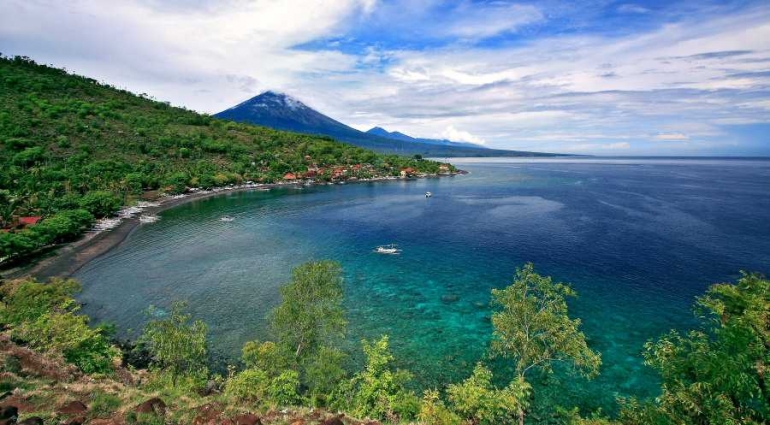 Pantai Amed Bali (thingstodoinbali.com)