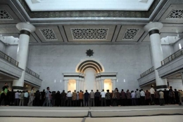 Interior Masjid BI (Sumber: Republika)