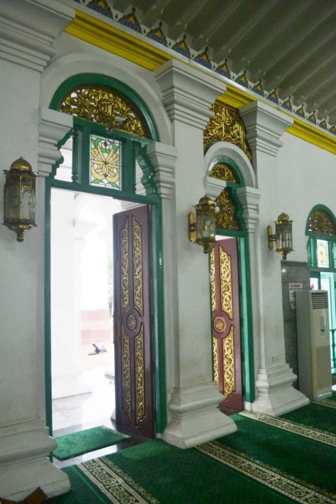 Bangunan lamanya. Pintu dan jendelanya berukuran besar. Foto milik pribadi.