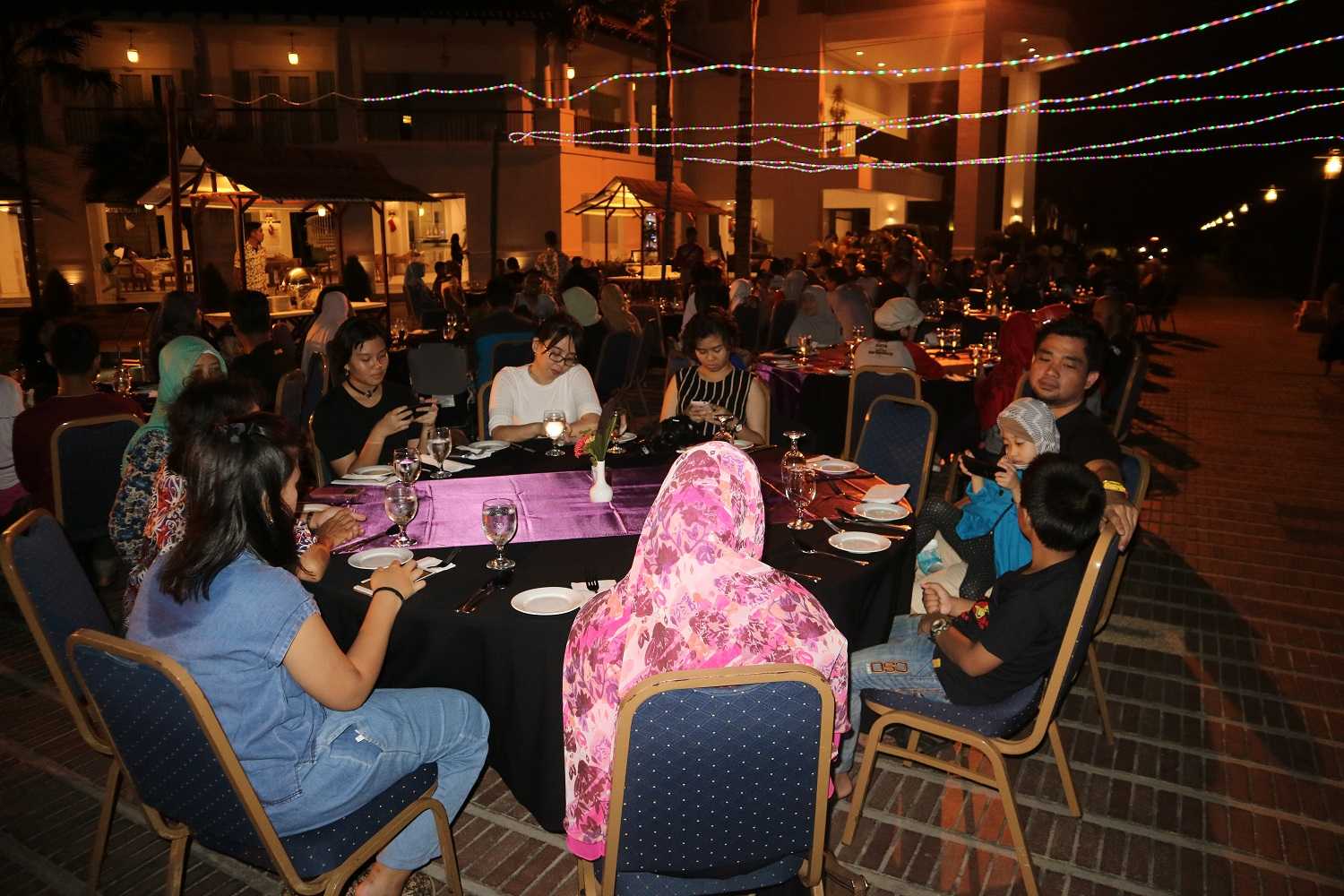 Suasana malam di Nongsa Point Marina & Resort. | Dokumentasi Pribadi