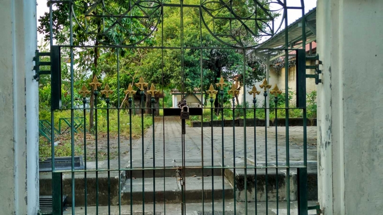 Kompleks Makam Nyai Ahmad Dahlan yang terkunci rapat. - Dokumentasi Pribadi.