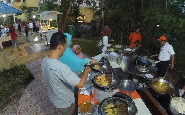 Makanan lengkap dan beragam. | Dokumentasi Pribadi