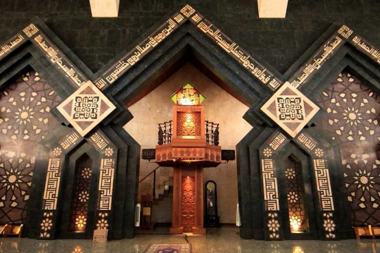 Kondisi mihrab dan mimbar (www.kemenag.go.id)