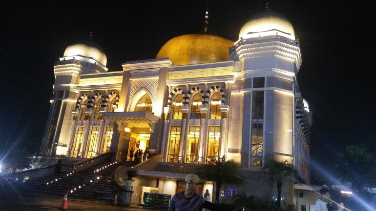 Masjid Agung Trans Studio Bandung - Dok. Susanti Hara