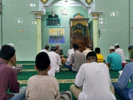Kegiatan para jemaah di masjid An Nur Sungailiat (dokpri) 