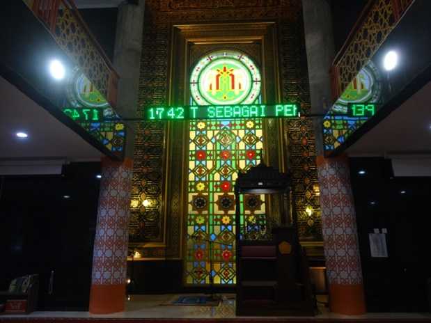 Hiasan bagan depan masjid di lantai 1 (Sumber: dokumen pribadi)