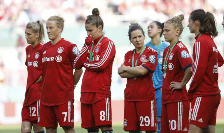 Bayern Munich Feminin terpekur [Foto: Twitter@FCBayernEn]