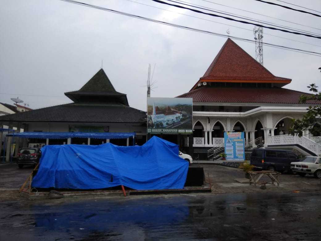 Masjid Ramadhan Baru dan Lama (Dokumentasi pribadi)