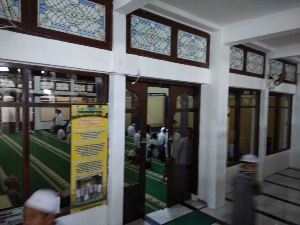 Ruang sholat ber-AC (dokumentasi pribadi)