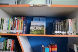 Koleksi buku Perpustakaan Masjid Jabal Arafah Batam. | Dokumentasi Pribadi