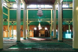 interior mesjid jami, sumber :indonesiakaya.com