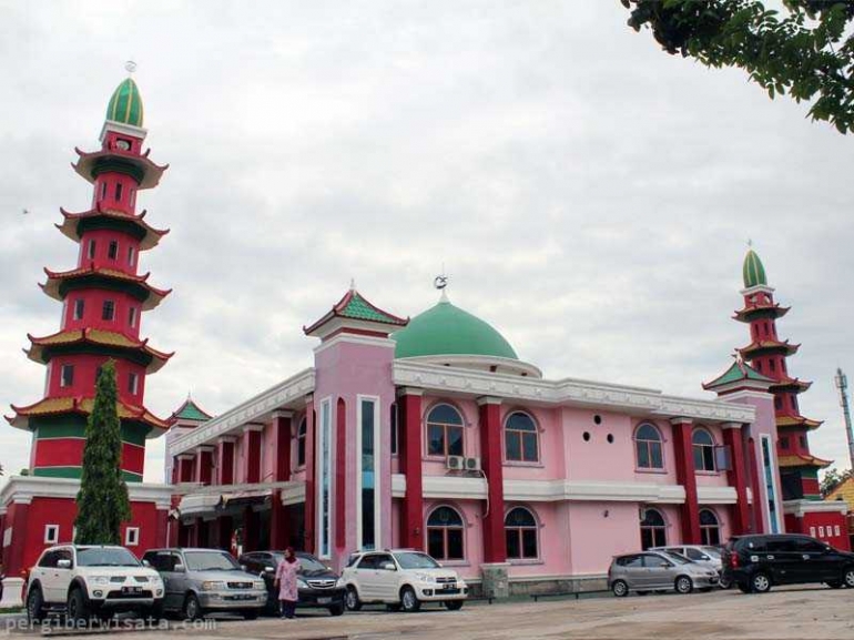 Masjid Cheng Hoo (sumber : pergiberwisata.com)