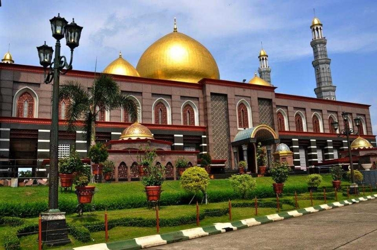 Masjid Kubah Emas Depok | Foto: Traverse.id