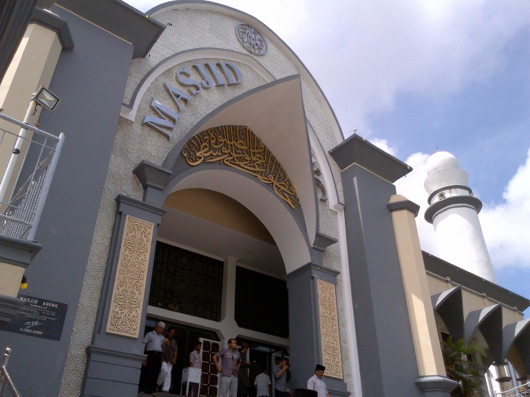 Masjid Agung Sungailiat (dokumentasi pribadi)