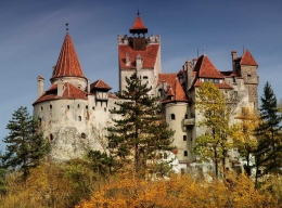 Bran Castle yang Lebih Dikenal Sebagai Kastil Dracula. Sumber: www.bran-castle.com