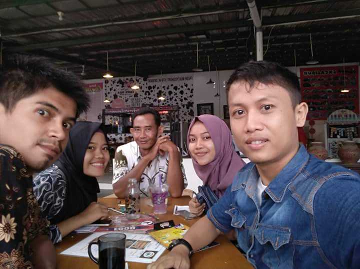 Cafe Markas Cirebon, lokasi ngabuburit anak milenia (doc.pribadi)