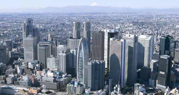 Lokasi "kepompong" raksasa ini ditengah2 gedung pencakar langit lainnya di Shinjuku. Dengan warna yang tersamar dengan bangunan yang lain, walau desainnya sangat unik, kita tidak akan terlalu focus, jika menang hanya berpikir tentang "travelling" saja ...... | www.ctbuh.org