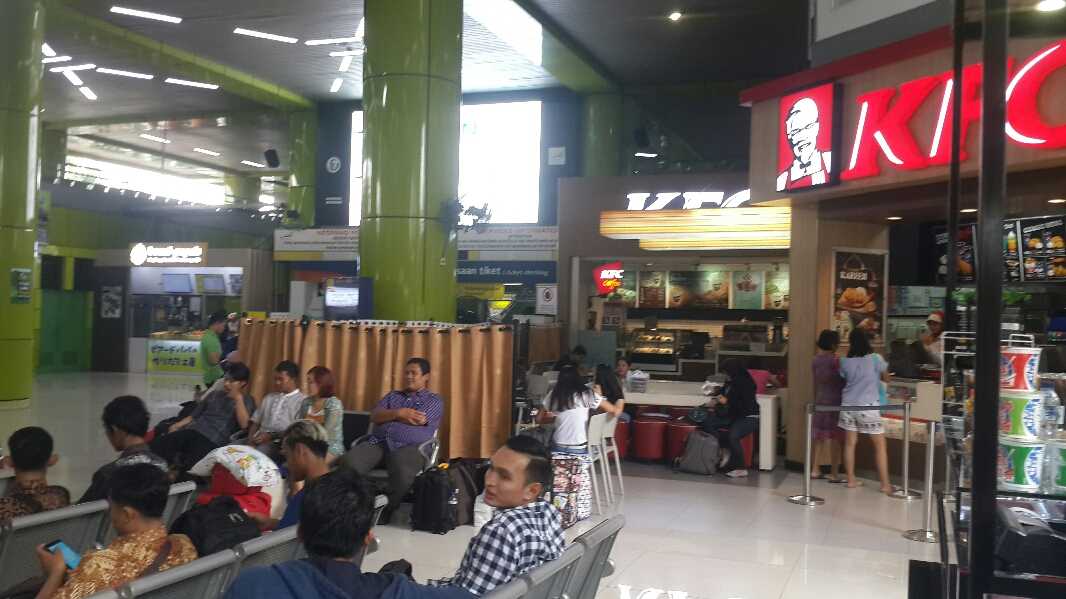 Resto di ruang utama stasiun Gambir/Doc Pribadi