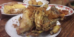 Ayam goreng kampung memang enak dan bisa jadi favorit menu saat sahur (dokpri)