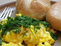 Scrambled Eggs Mudah Dibuat Namun Rasanya juga Lezat (theculturetrip.com)
