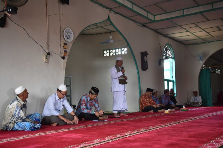 Ceramah agama oleh K.H Hijazi Jemain. (Ft.Edo)