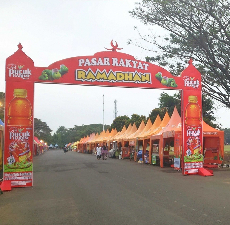 Arena pasar Ramadan di lapangan Rampal (dok.pribadi)