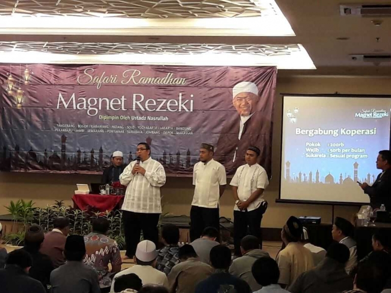 Jamaah Safari Ramadan juga diberikan materi soal pemberdayaan ekonomi umat melalui koperasi.